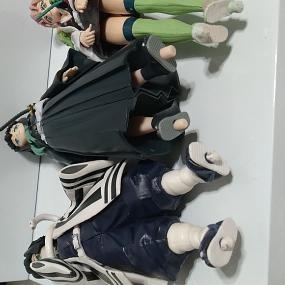 SALE! Demon Slayers Bundle Of 3 W/No Stands Included Great Condition - Picture 15 of 15